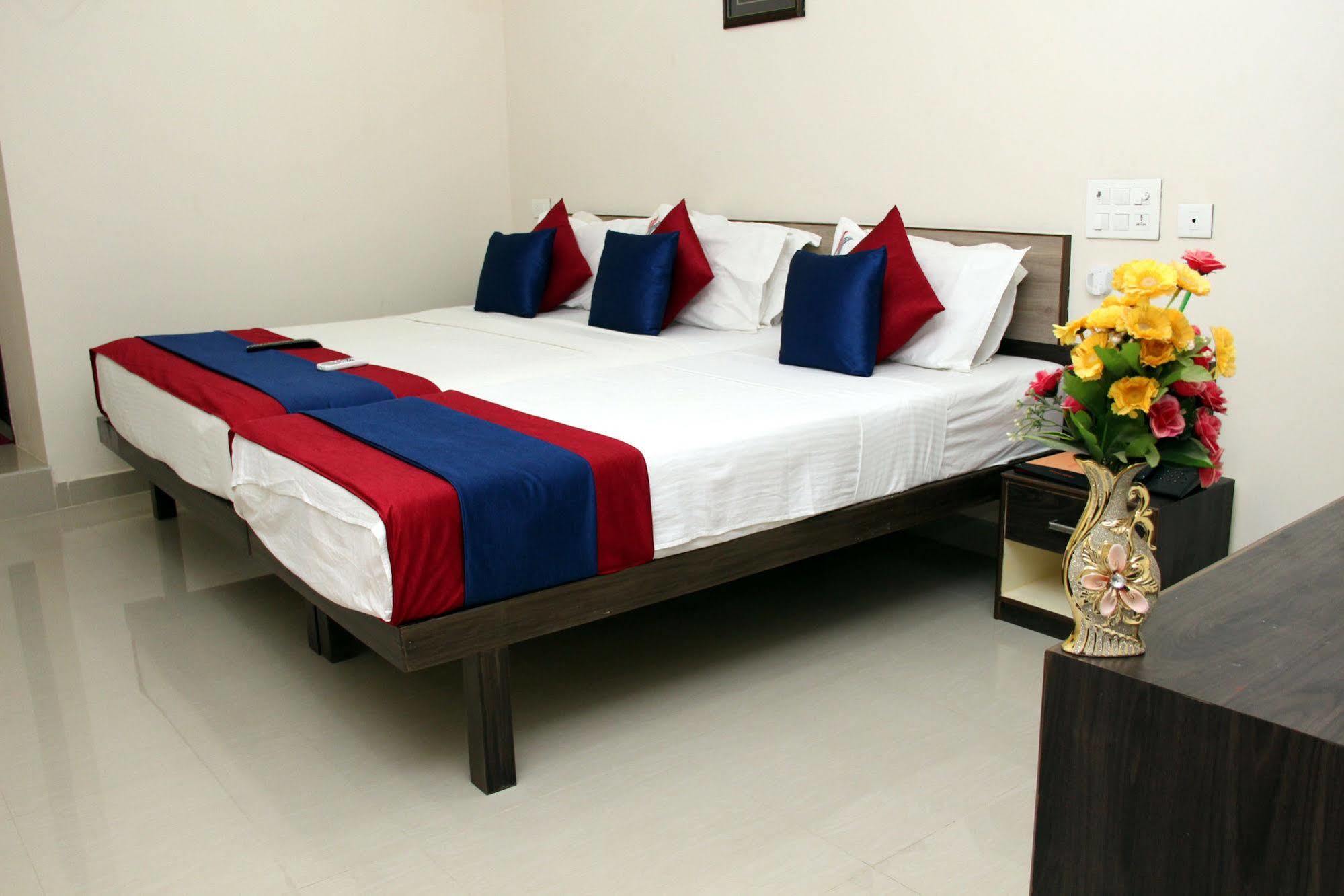 Kek Accommodation Chennai Extérieur photo